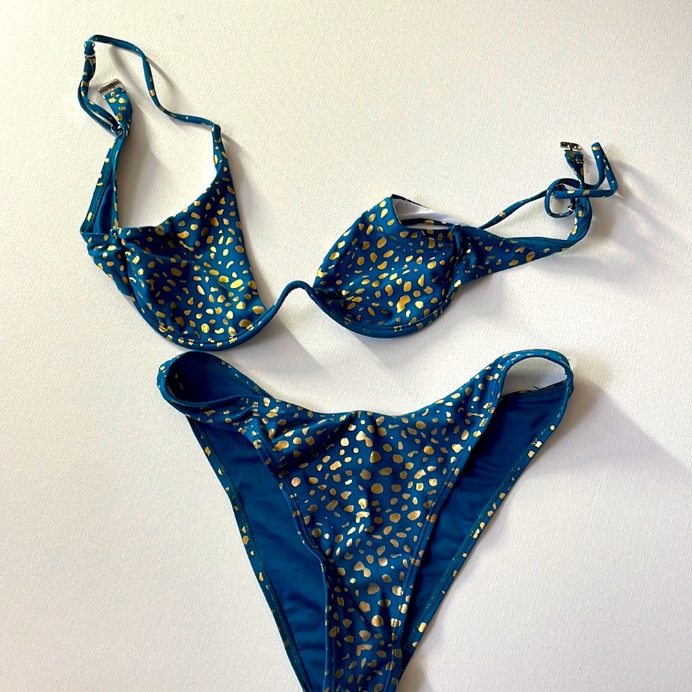 Never worn Fashion Nova bathing suit
